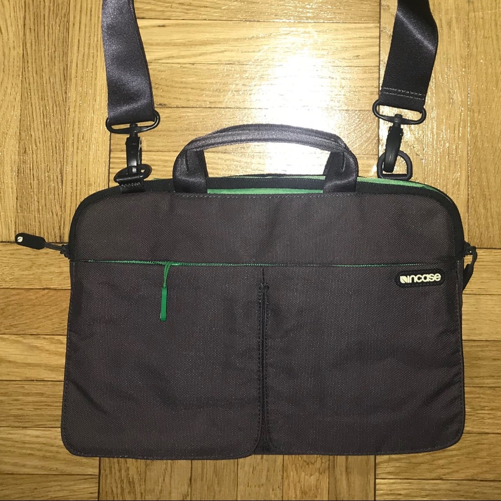 Incase small laptop or tablet bag
